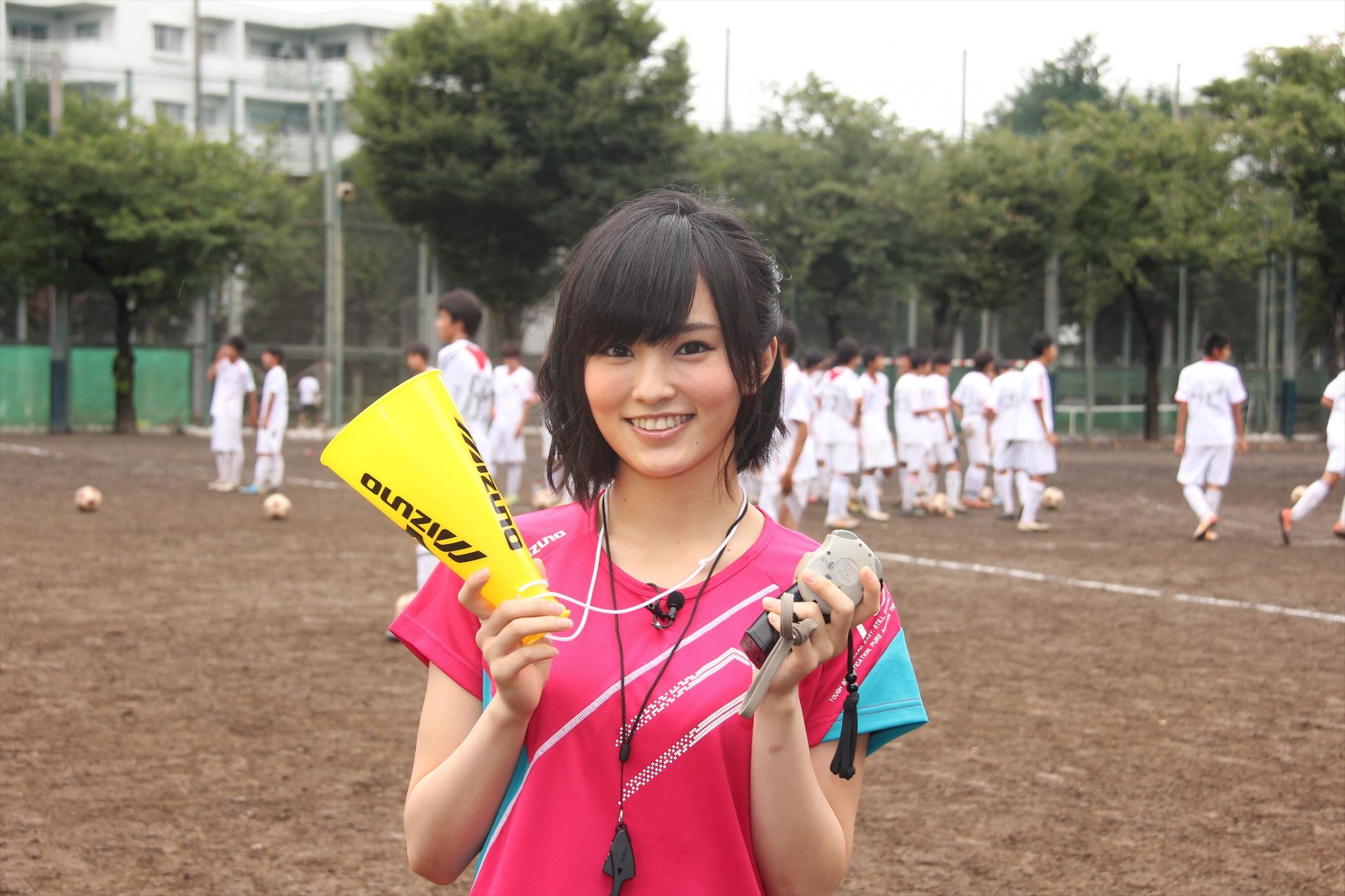 Nmb48山本彩が ミズノ部活応援宣言 のサプライズイベントで東京都立小平南高等学校を訪問し マネージャーに挑戦 Nmb48まとめスピリッツ