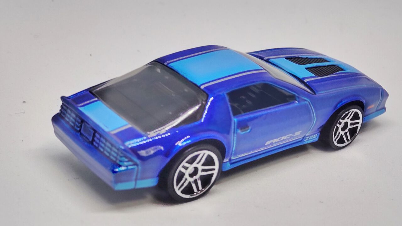 ホットウィール '85 シボレー カマロ IROC-Z : ミニカー収集記録