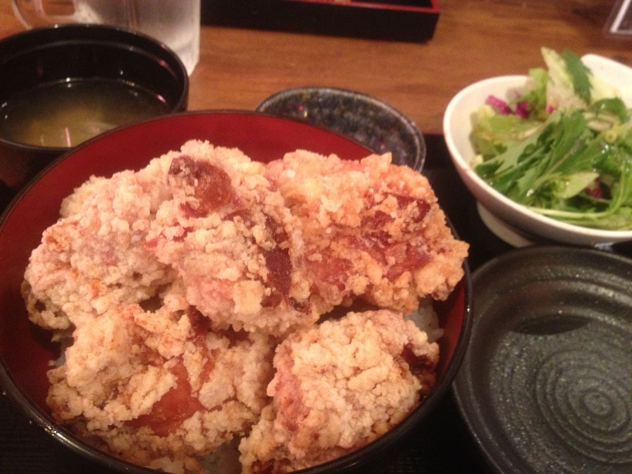 ひなたかなた 立川 唐揚げ丼 ライス少なめ 唐揚げマイナス2個バージョン 14 ワールドカップと痛風生活 とある往生際の悪い中年の 美味しいb級ランチ日記