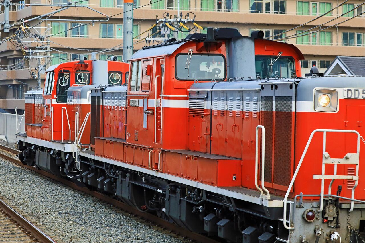 DE10 1115号機（依頼品） JR西日本 DE10-1115号機 DD51-1193号機牽引