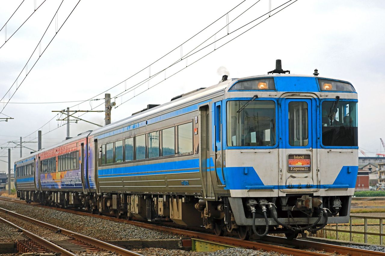 JR四国 キハ185系欧風気動車「アイランドエクスプレスⅡ」 : 鐵道