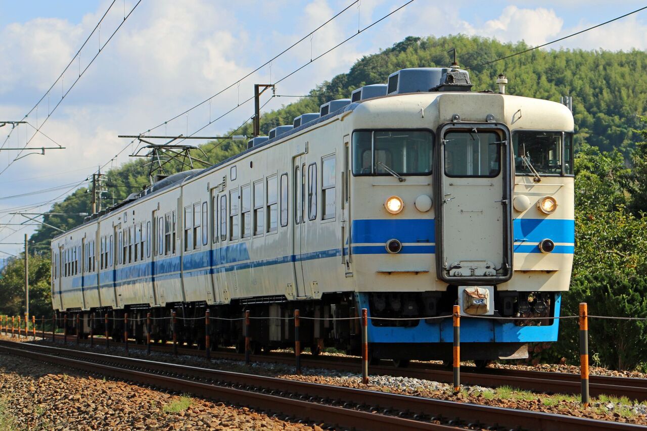 えちごトキめき鉄道 413系455系国鉄急行色編成 甲種輸送 @松任駅構内準備中その3 : 鐵道写真公開所 参号機