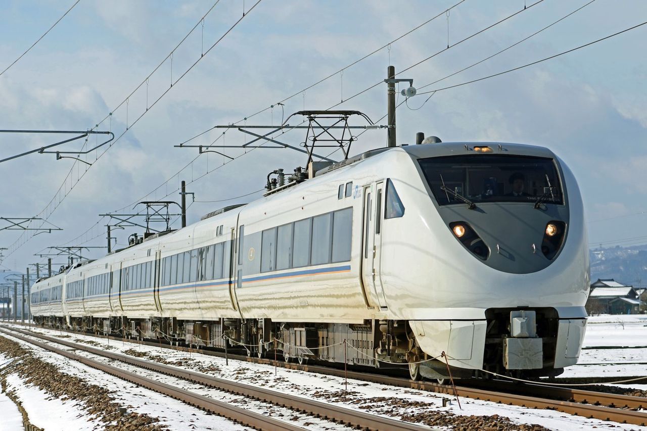 JR西日本 683系2000番台S04＋S25編成 「しらさぎ