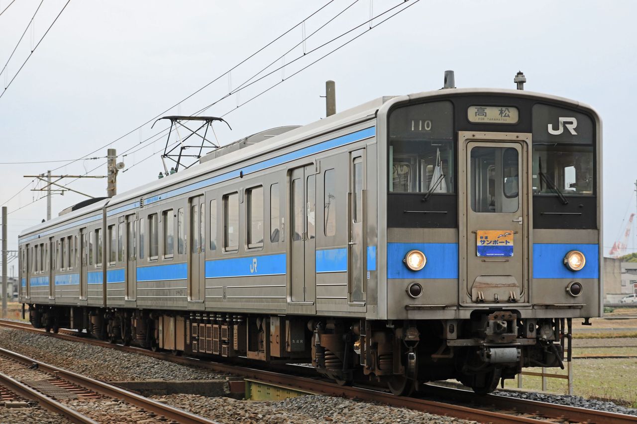 JR四国 121系第10編成 快速「サンポート」 : 鐵道写真公開所 参号機