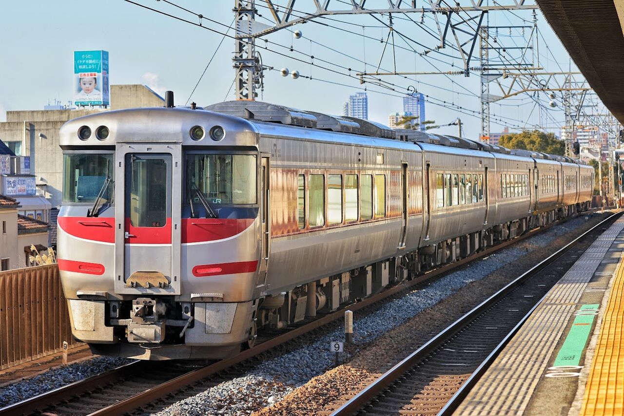 JR西日本 キハ189系7000番台「はなあかり」＋キハ189系