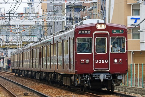 阪急電鉄　３３００系３３２８Ｆ