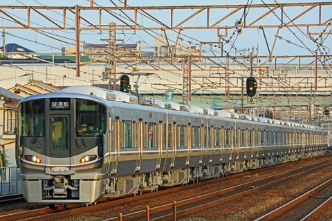 ＪＲ西日本　２２５系１００番台Ｉ１２編成＋Ｕ７編成　本線試運転