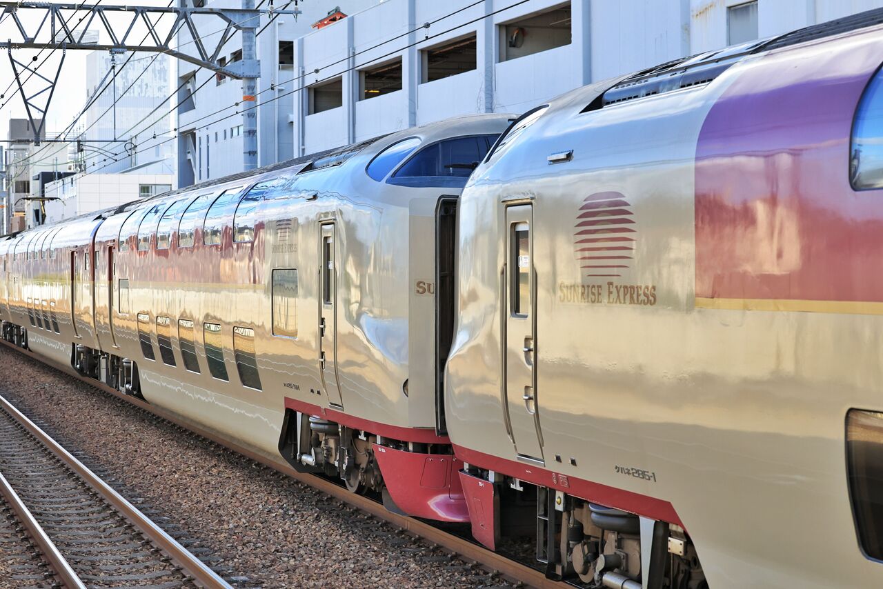 JR東海 285系3000番台I4編成＋JR西日本 285系I1編成