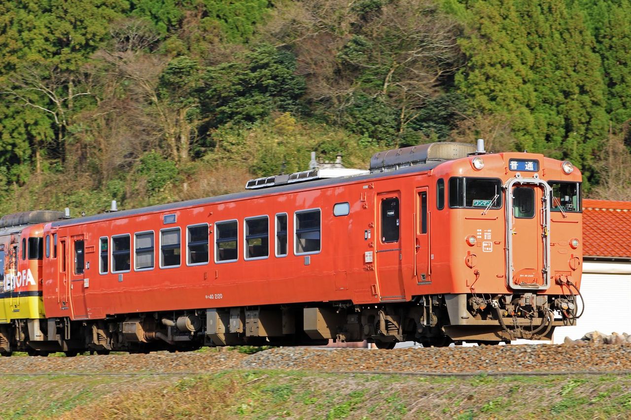 キハ40　2045 山口線・山陰本線　レノファ山口ＦＣ仕様　Ｍ車 白色室内灯組込 Amazon | TOMIX キハ40 2045 山口線・山陰本線 レノファ山口FC仕様