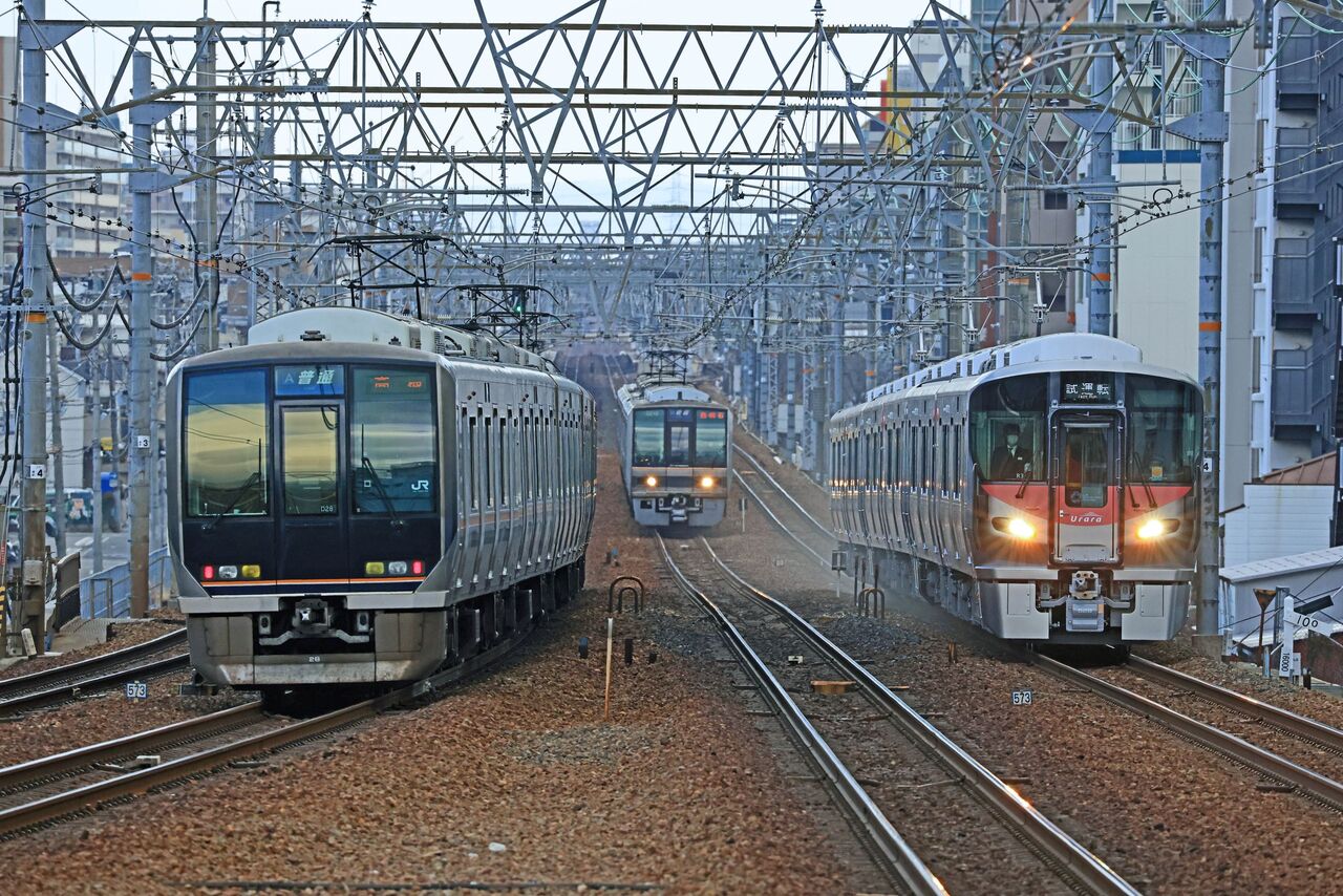 JR西日本 227系500番台「Urara」R1+R2+R3編成 出場試運転@さくら夙川駅 : 鐵道写真公開所 参号機