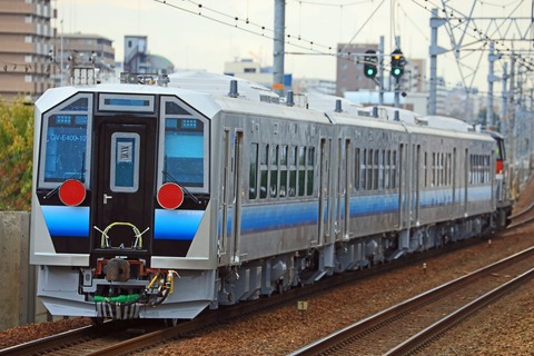 ＪＲ東日本　ＧＶ-Ｅ４００系電気式気動車　秋田車　甲種輸送　ＪＲ貨物　ＤＥ１０-１５６１号機牽引