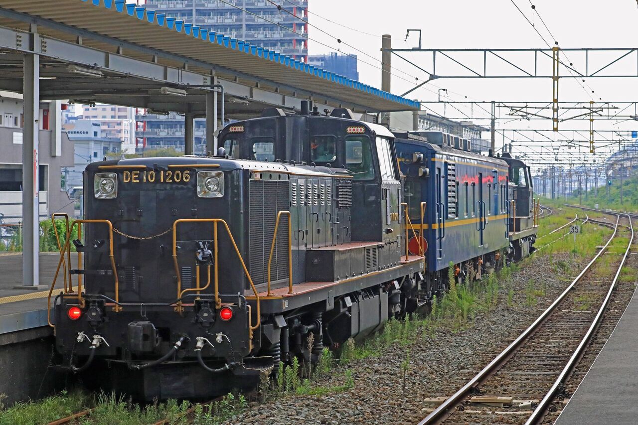 JR九州 DE10-1195号機＋マヤ34-2009＋DE10