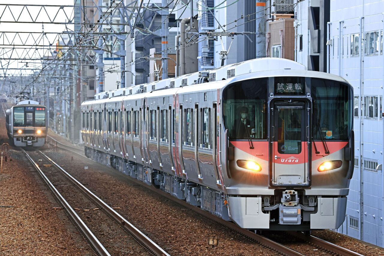 JR西日本 227系500番台「Urara」R1+R2+R3編成 出場試運転@さくら夙川駅 : 鐵道写真公開所 参号機
