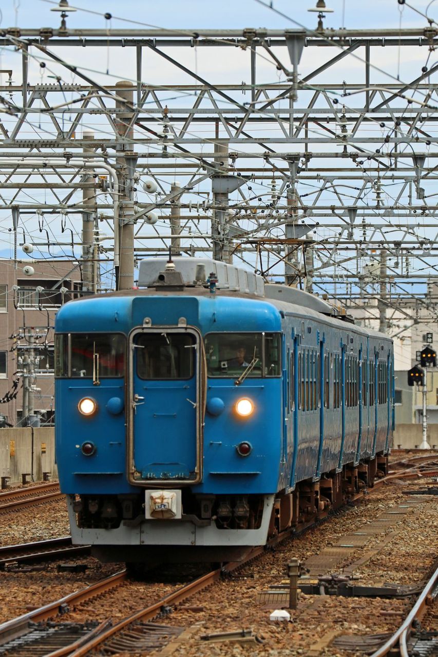 JR西日本 413系B03編成 北陸地域色 : 鐵道写真公開所 参号機