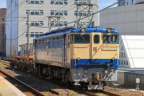 JR西日本 EF65-1133号機牽引＋チキ6000形2両