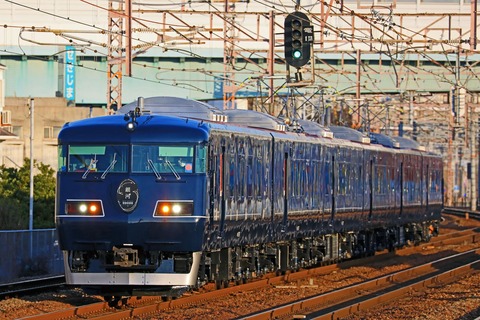 ＪＲ西日本　１１７系７０００番台　Ｍ１１７編成「WEST　EXPRESS　銀河」乗務員訓練