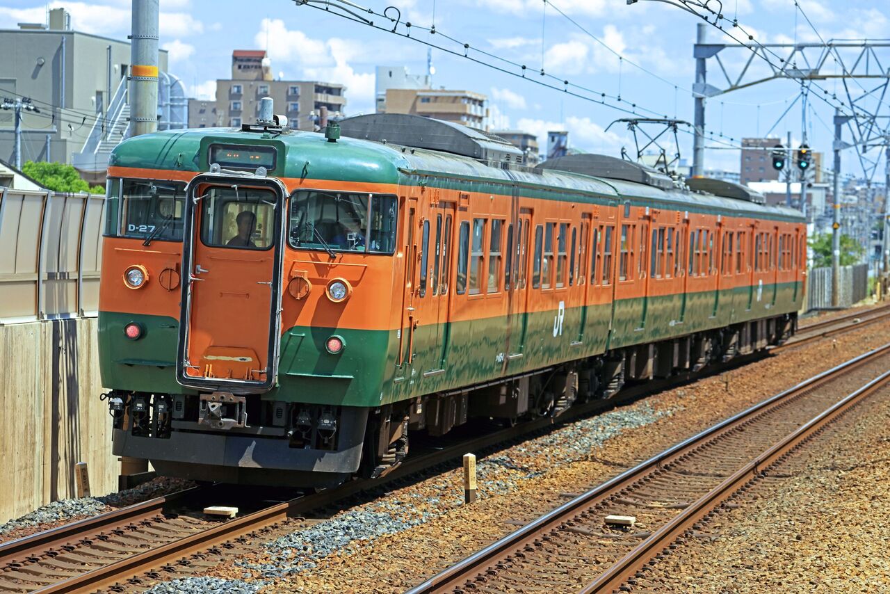 115系300番台　D27編成 岡山の湘南色” 最後の現役115系300番代 D‐26・D‐27編成、2月1日