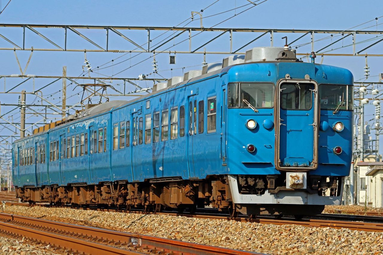 JR西日本 413系B03編成 北陸地域色 : 鐵道写真公開所 参号機