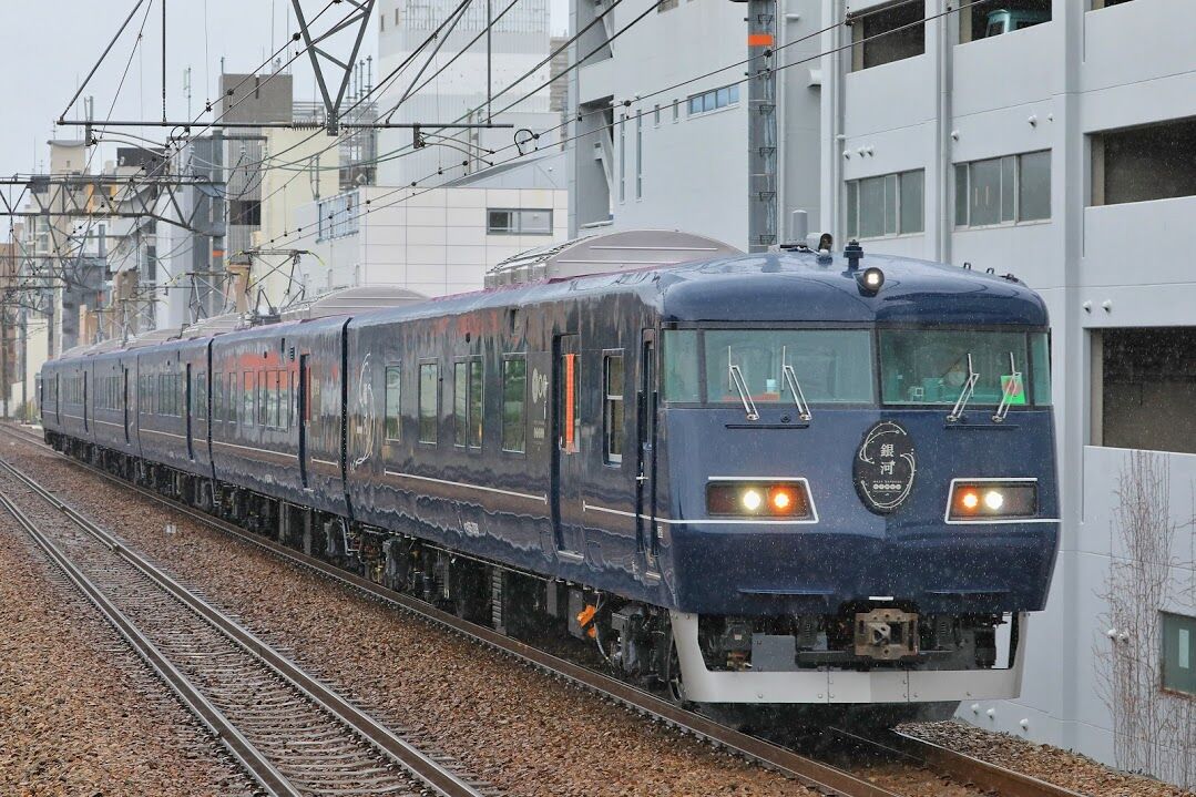 JR西日本 117系7000番台 M117編成「WEST EXPRESS