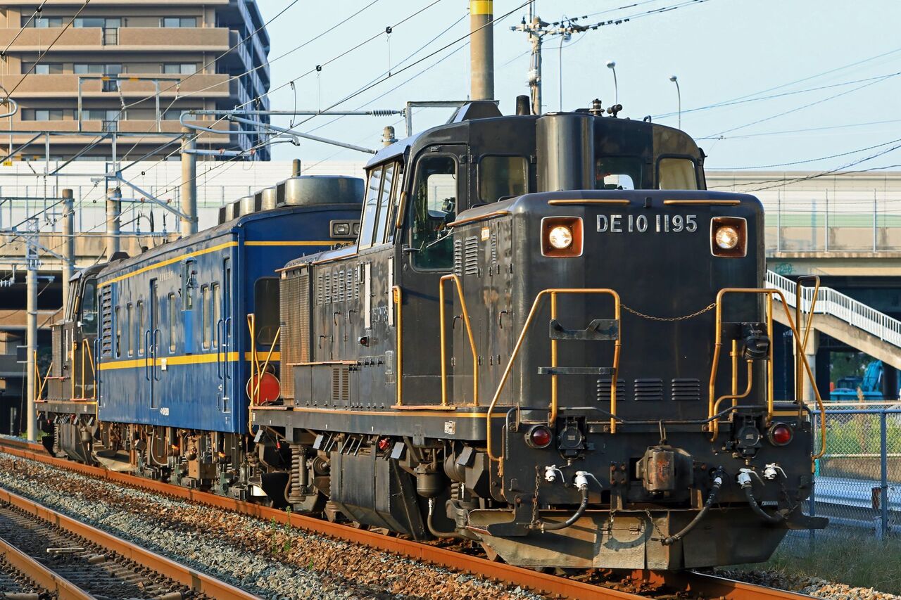 DE10 1195 ＋マヤ34-2009 セット JR九州 DE10-1195号機＋マヤ34-2009＋DE10