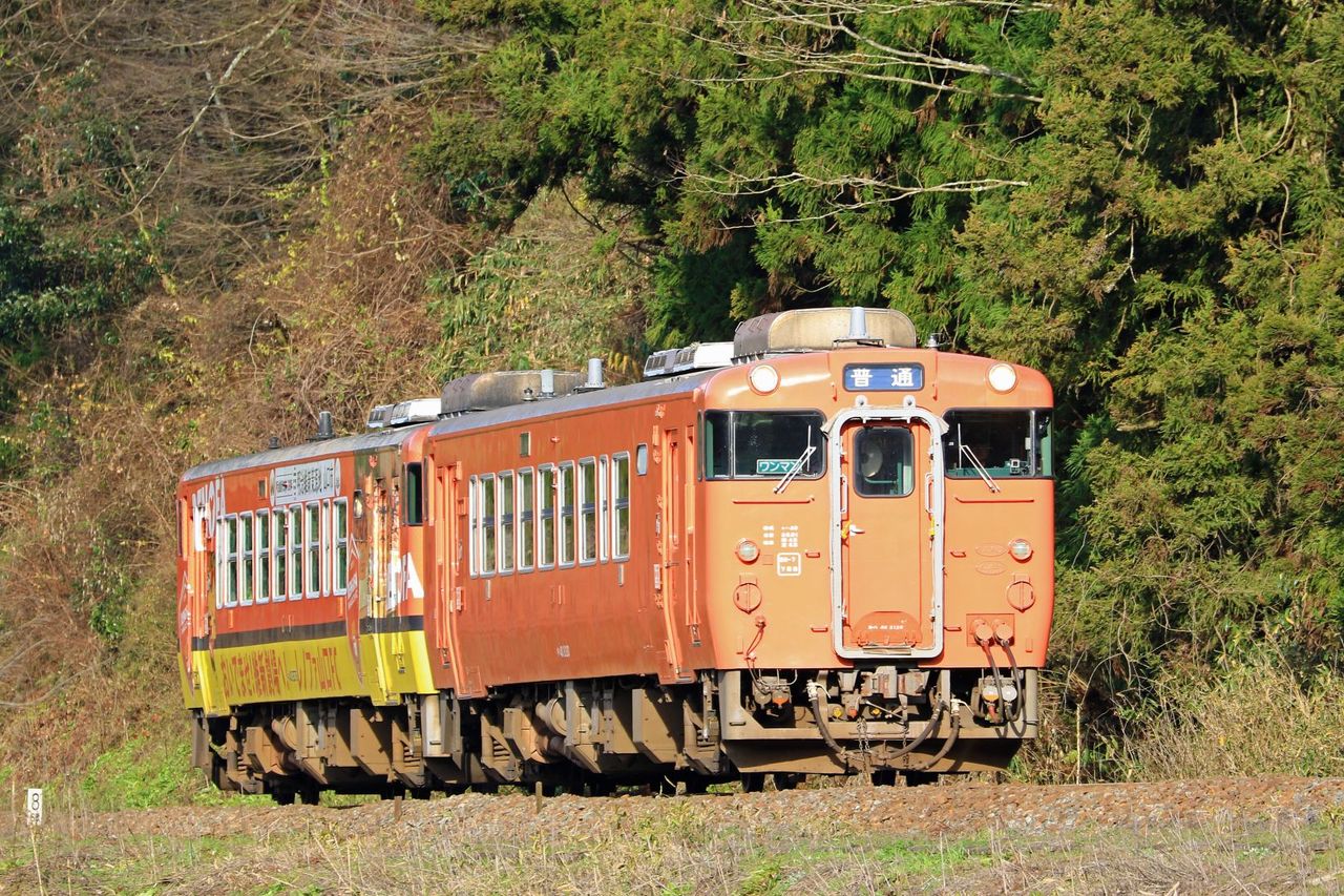 キハ40　2045 山口線・山陰本線　レノファ山口ＦＣ仕様　Ｍ車 白色室内灯組込 Amazon | TOMIX キハ40 2045 山口線・山陰本線 レノファ山口FC仕様