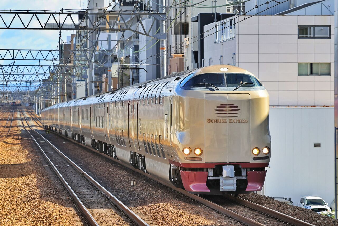 JR東海 285系3000番台I4編成+JR西日本 285系I1編成「サンライズエクスプレス瀬戸・出雲」運転打ち切り回送 : 鐵道写真公開所 参号機