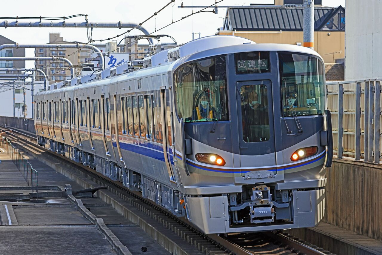 JR西日本 225系100番台＋700番台 K1編成Aシート組込編成