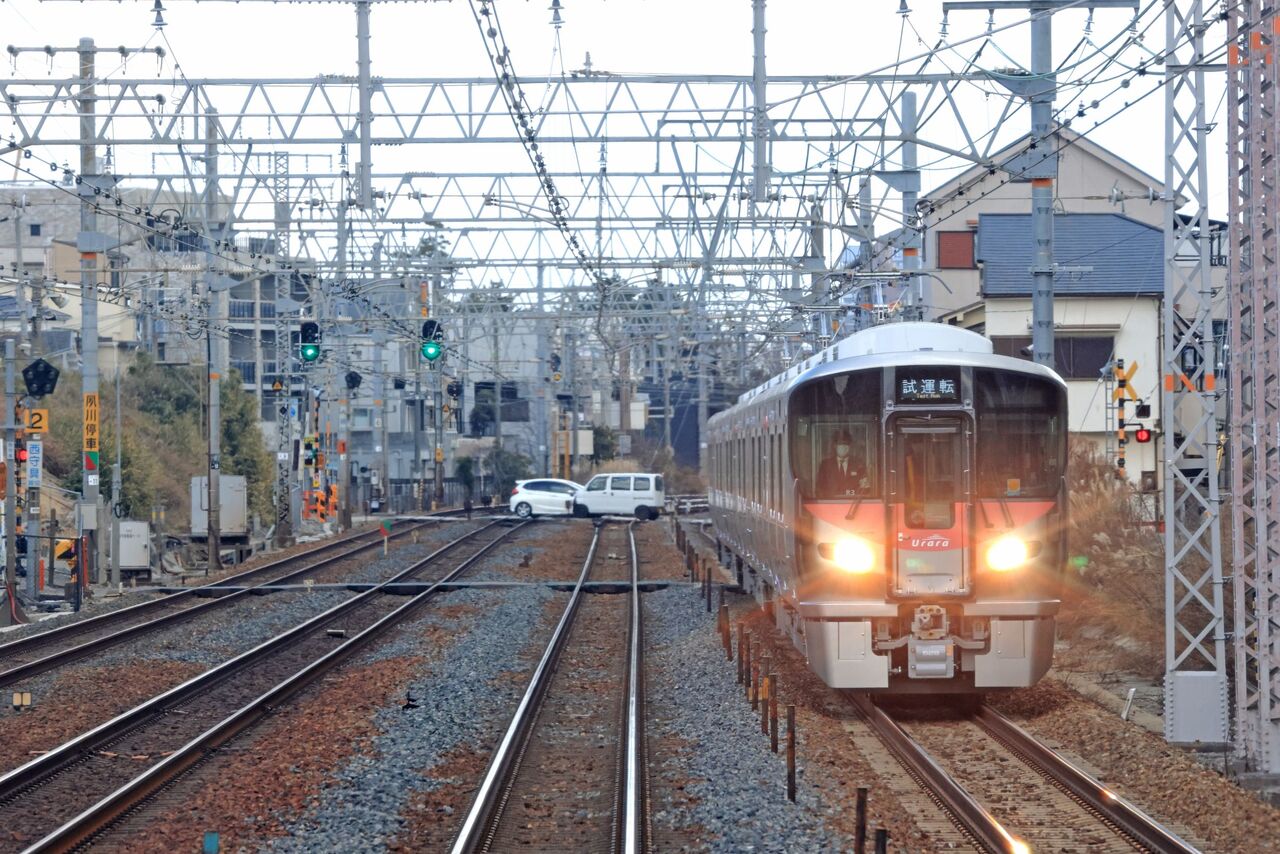 JR西日本 227系500番台「Urara」R1+R2+R3編成 出場試運転@さくら夙川~芦屋駅間 : 鐵道写真公開所 参号機