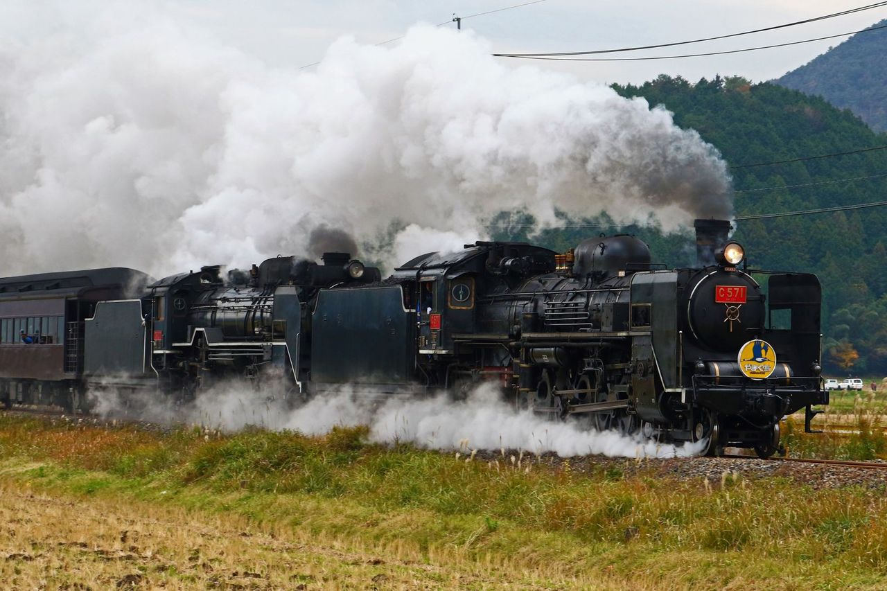 JR西日本 C57-1＋D51-200号機重連牽引2017年SL