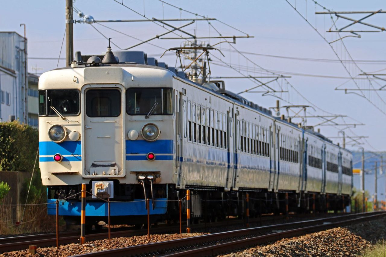 JR西日本 475系A18＋A21編成 北陸地域色（青）＋新北陸色