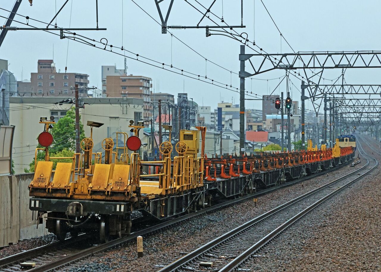 JR西日本 EF65-1133号機牽引＋チキ5500形12両