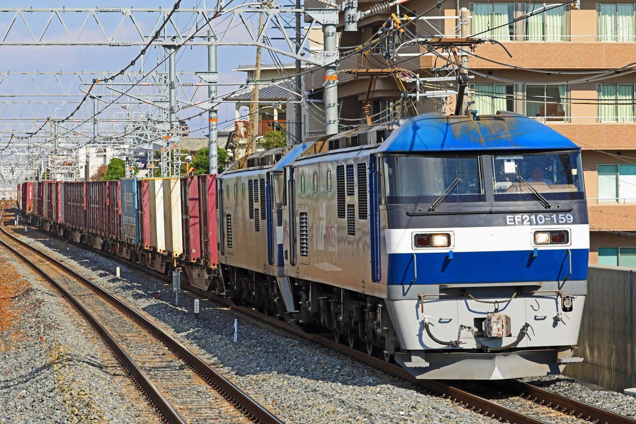 ＪＲ貨物　ＥＦ２１０-１５９号機＋ＥＦ２１０-１０６号機無動