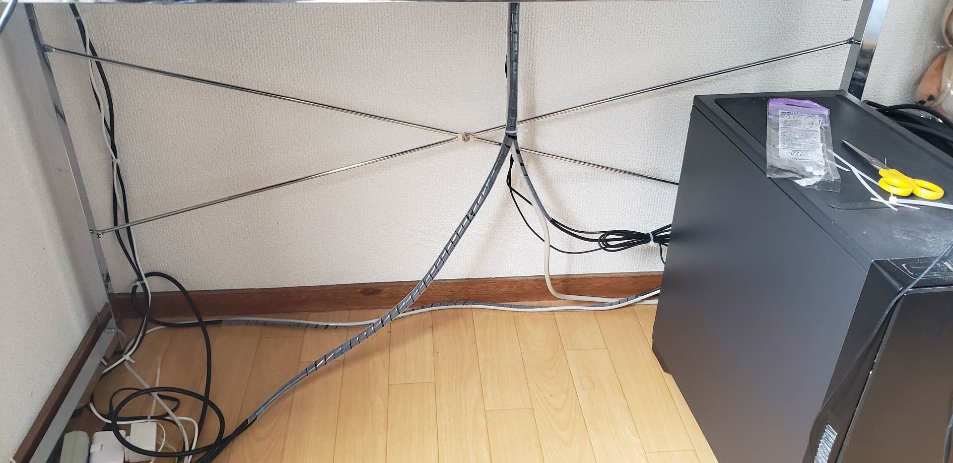 日記 Pcデスクの配線周り整理 黒猫の気ままなpso2 New Genesisブログ 日記 Pcデスクの配線周り整理 黒猫の気ままなpso2 New Genesisブログ