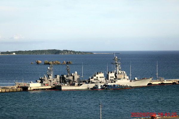 8F3A7780_1