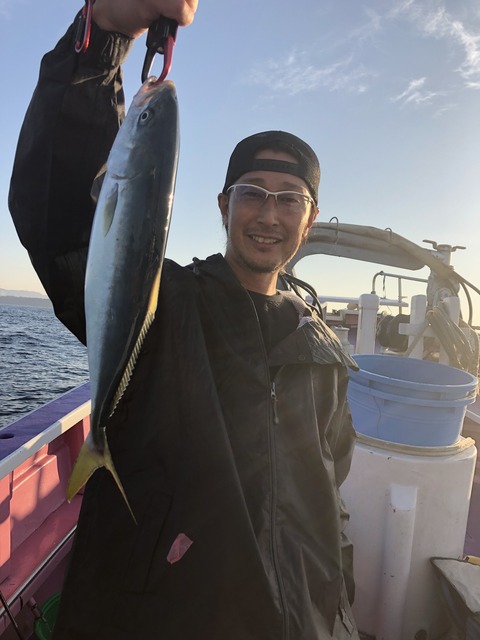 37AC96B8-FC0F-440C-93E0-F0D116216BB3