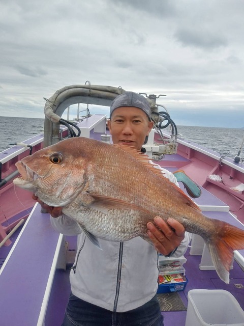 906E3D15-8B83-490C-A6FB-399B99FCC28A