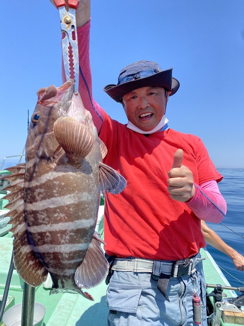 83A66BA6-7C58-4D0F-800E-814ABCF4AEC6