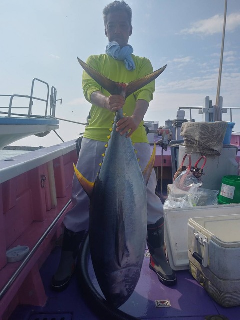 F4FDFAE8-8E49-4939-8725-1B1E0FBF294E