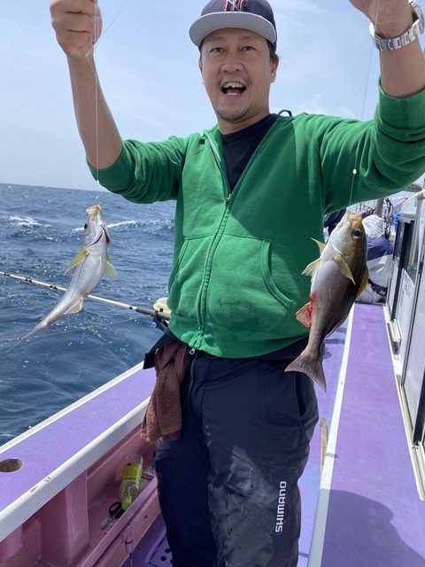 AB57A442-5B06-4FA5-80E3-55DCC725FCED