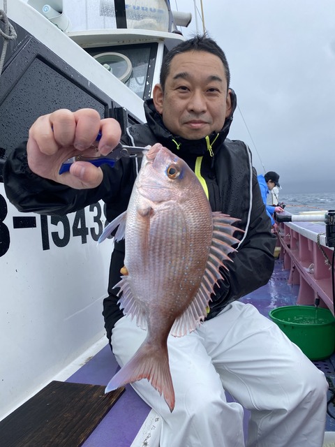 9DE2B852-6D1C-4300-9F4B-F9B50EC76BC2