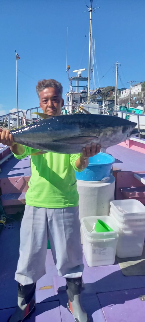 5D6BD828-307E-4F79-B41D-6147978BEC92