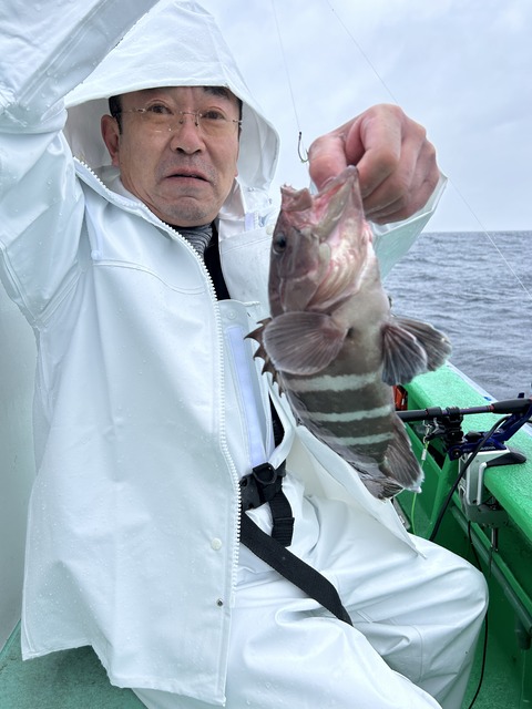 02C2C200-CEC1-4423-9C8E-A0A17EC65956