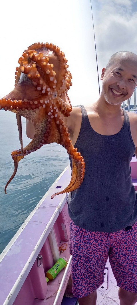 6A557EC4-07F9-4C75-AC4C-B97FC405F2EA