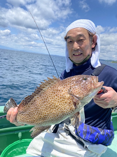 7A5DAE8C-D458-47D4-A103-8C0193247CA6