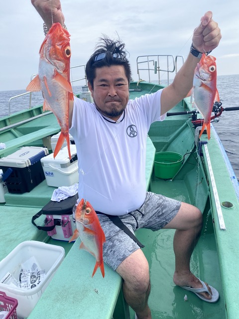 C479ECA1-0F01-4A1E-9AD2-4E9D48C1A15A