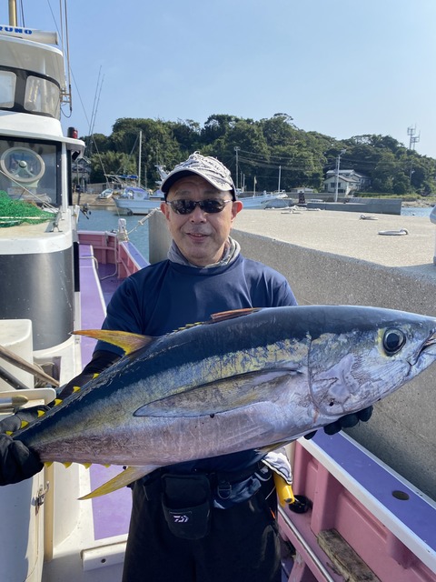 5231D7AD-5687-49F9-AAA9-A8800BCBAB4E