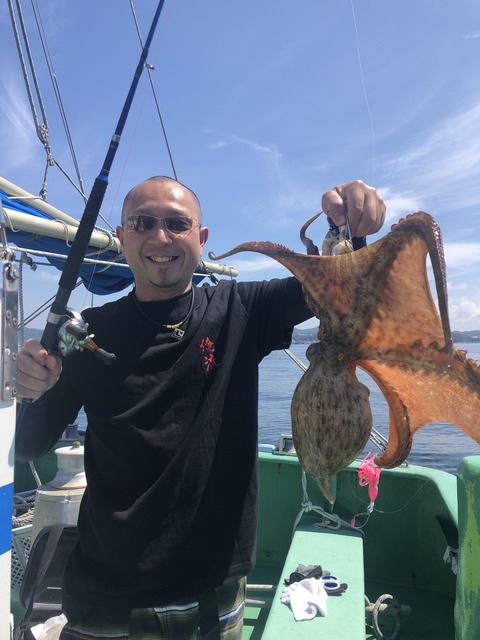 9F73FA4E-D73F-4AE3-B1CD-FCB7CD62B3E2