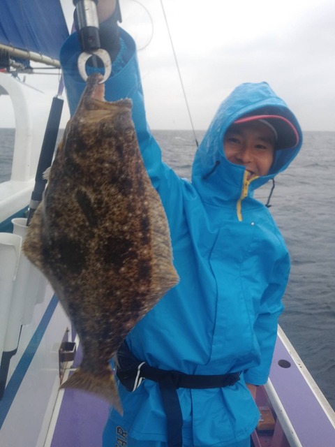 15ED54B1-87BF-442F-9686-6C761A595303