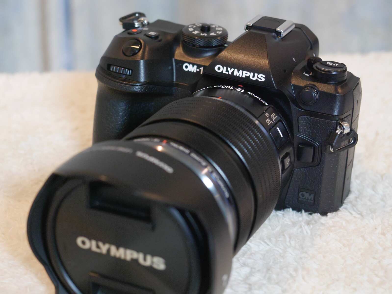 OLYMPUS OM-1 一眼レフフィルムカメラ 100mm、F2.8レンズ付 OM OLYMPUS OM-1 一眼レフフィルムカメラ 100mm、F2.8レンズ付 OM