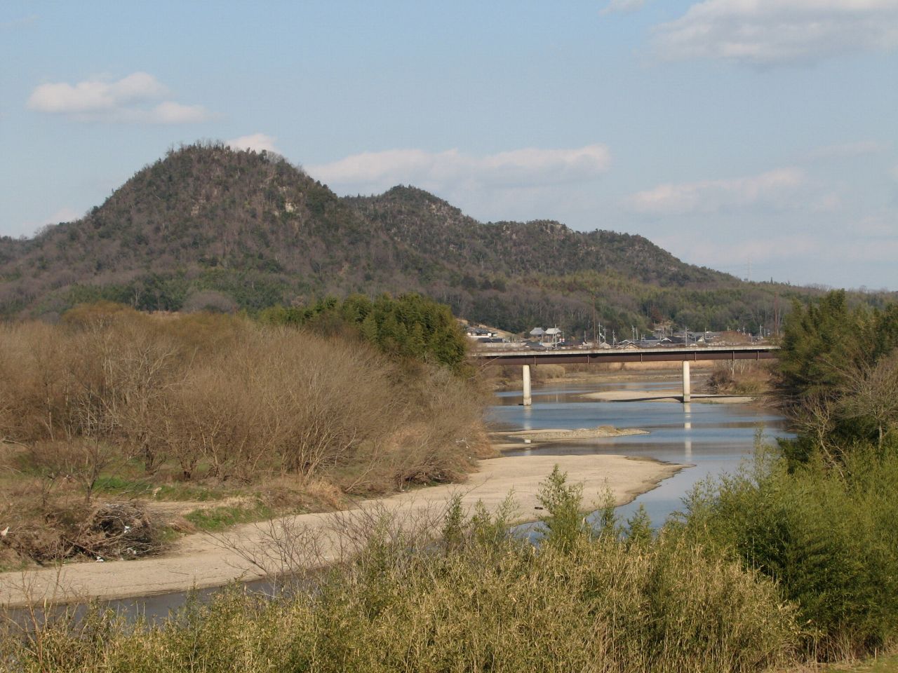 岡山県倉敷市真備町 石鎚山 城山 鳥が獄164 6m の小縦走 山を訪ねて 岡山県倉敷市真備町 石鎚山 城山 鳥が獄164 6m の小縦走 山を訪ねて